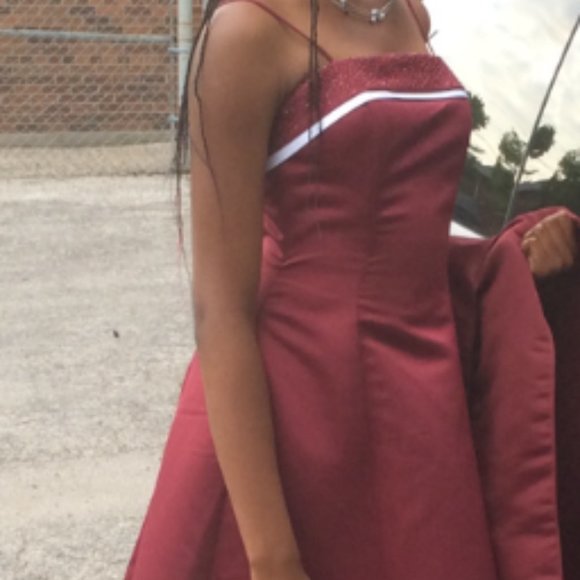 Long Red Dress - Picture 4 of 7